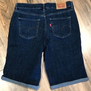 Levi's Bermuda Shorts.  Sz 28.  Dark wash EUC!